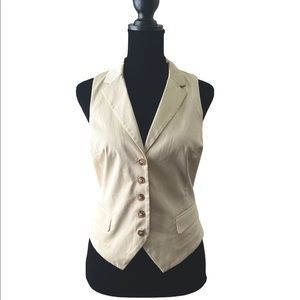 Off White Single breasted tailored vest.